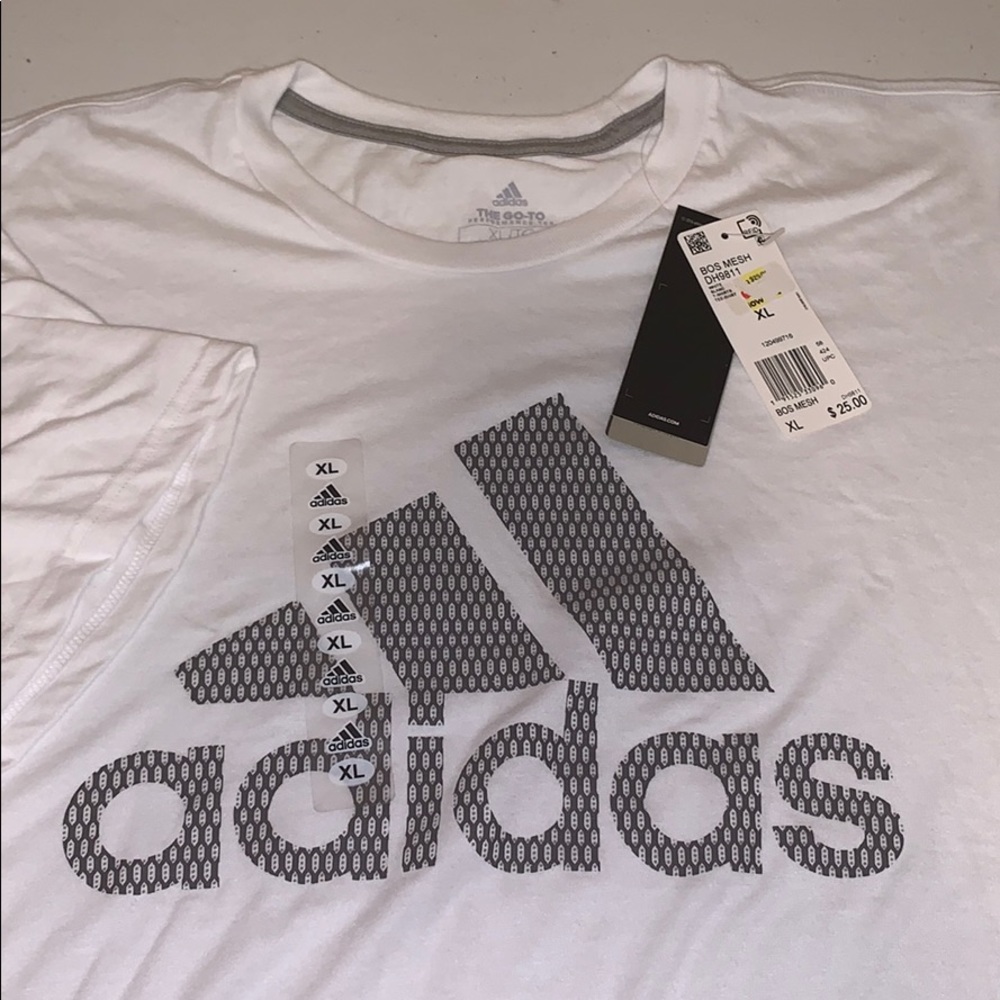 Short sleeve t shirt size xl Adidas white